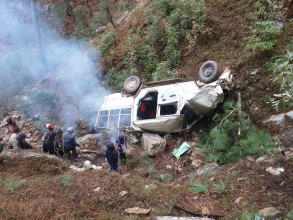 बैतडीमा जिप दुर्घटना, दुई जना घाइते